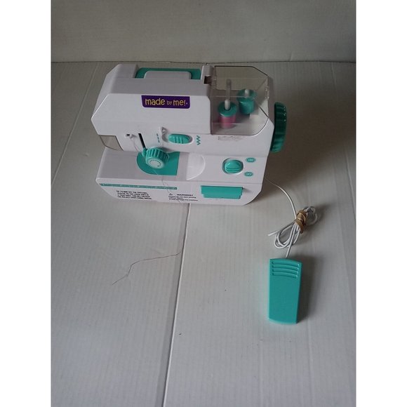 My Very Own Sewing Machine Motorized Machine for Kids Ages 8+ - Picture 4 of 16